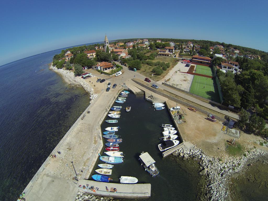 Villa Egida Capris Lovrečica エクステリア 写真