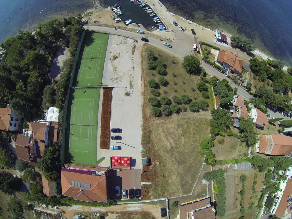 Villa Egida Capris Lovrečica エクステリア 写真