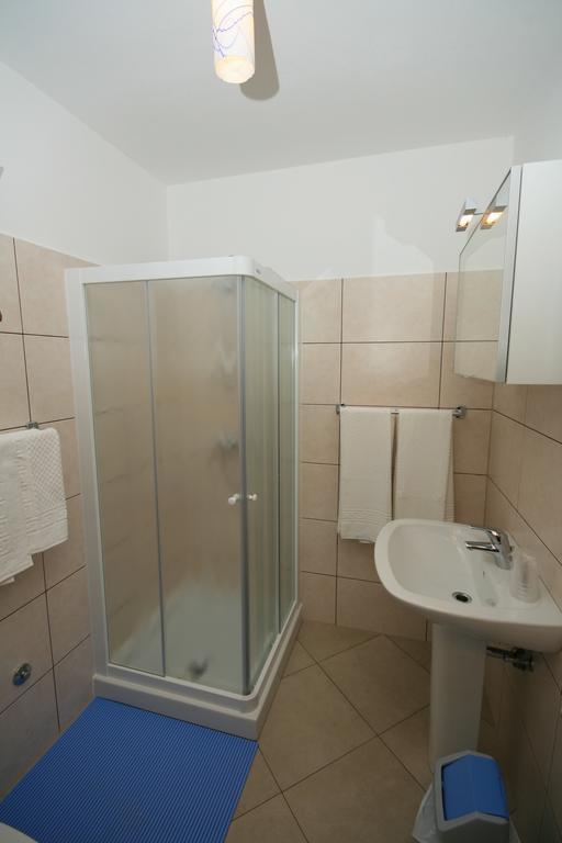 Villa Egida Capris Lovrečica エクステリア 写真